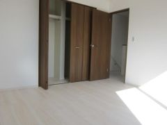 寝室・子供部屋に最適な明るい洋室