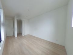 寝室・子供部屋に最適な明るい洋室
