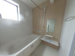 １日の疲れをいやす浴室は1坪以上