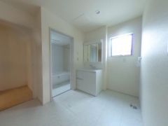 収納力と機能性にすぐれた洗面台