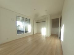 寝室・子供部屋に最適な明るい洋室