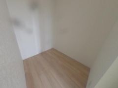 季節物の衣装もスッキリ収納できるWIC