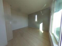 寝室・子供部屋に最適な明るい洋室