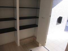 気持ちよく家族を迎えられる玄関収納付き