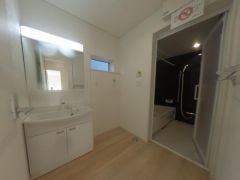 収納力と機能性にすぐれた洗面台