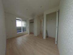 寝室・子供部屋に最適な明るい洋室