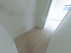 季節物の衣装もスッキリ収納できるWIC