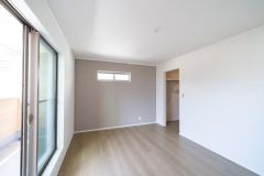 寝室・子供部屋に最適な明るい洋室