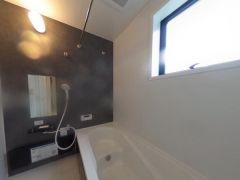 １日の疲れをいやす浴室は1坪以上