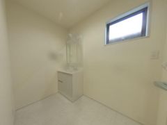 収納力と機能性にすぐれた洗面台