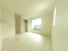 寝室・子供部屋に最適な明るい洋室