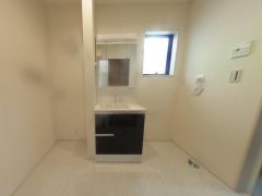 収納力と機能性にすぐれた洗面台