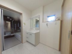 収納力と機能性にすぐれた洗面台