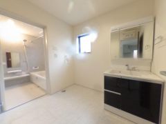 収納力と機能性にすぐれた洗面台