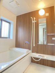 １日の疲れをいやす浴室は1坪以上