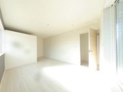 寝室・子供部屋に最適な明るい洋室