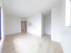 寝室・子供部屋に最適な明るい洋室