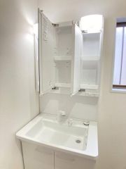 収納力と機能性にすぐれた洗面台