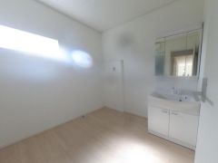 収納力と機能性にすぐれた洗面台
