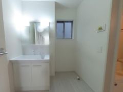 収納力と機能性にすぐれた洗面台