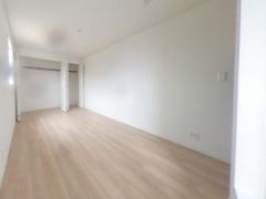 寝室・子供部屋に最適な明るい洋室