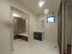 収納力と機能性にすぐれた洗面台