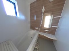 １日の疲れをいやす浴室は1坪以上