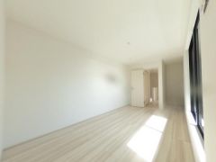 寝室・子供部屋に最適な明るい洋室