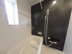 １日の疲れをいやす浴室は1坪以上